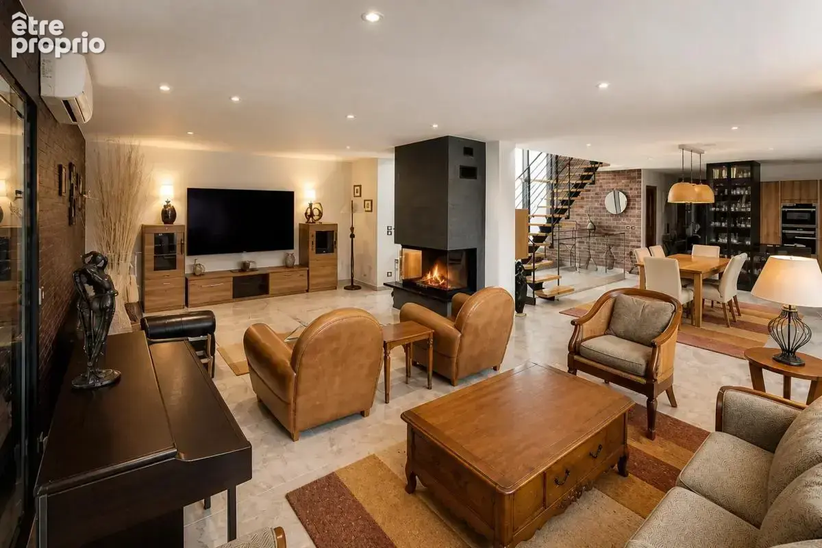 Maison de 8 pièces de 263 m² à Rumilly - photo 4