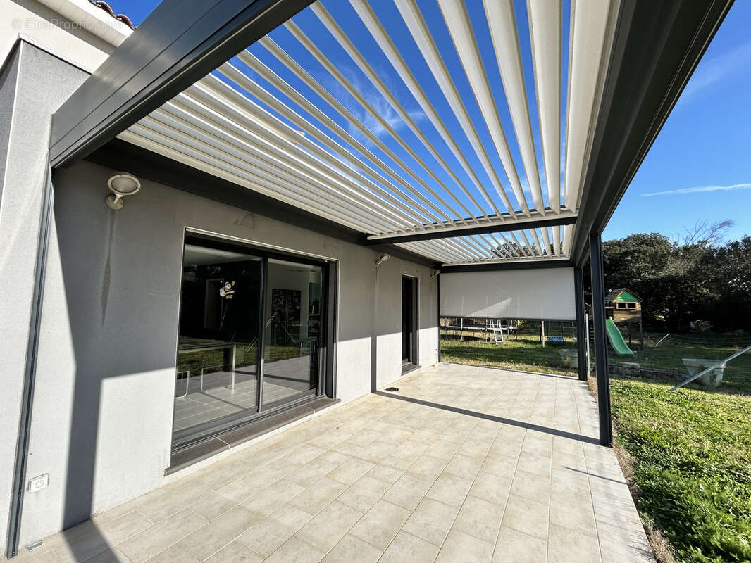 Maison à SAINT-QUENTIN-LA-POTERIE