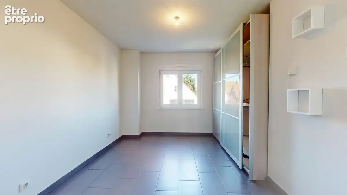 Appartement 3 pièces avec terrasse, garage et deux parkings - photo 8