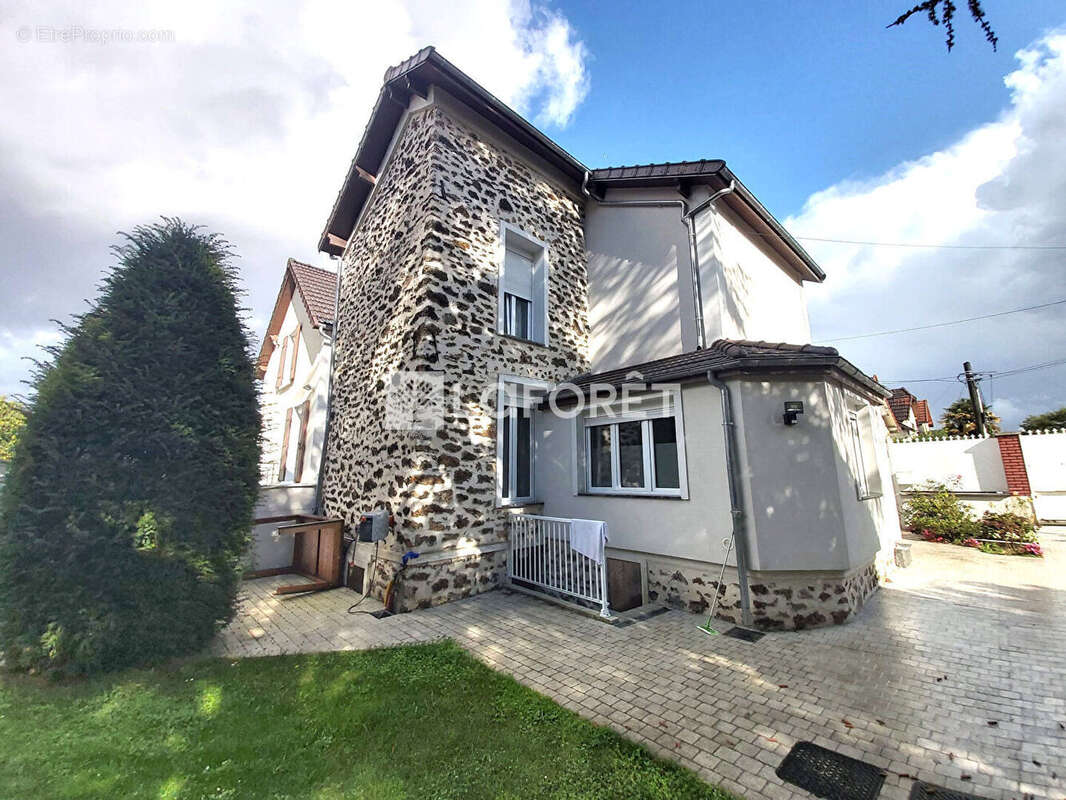 Maison à VILLEMOMBLE