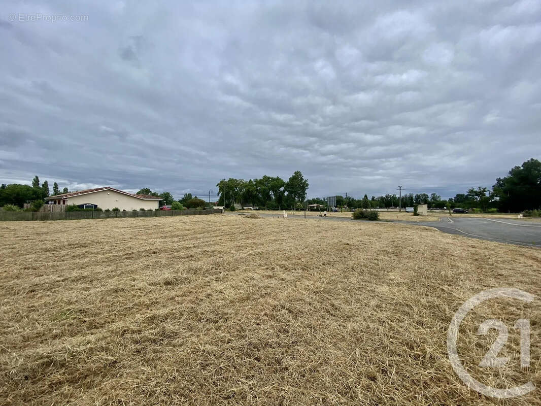 Terrain à CORBARIEU