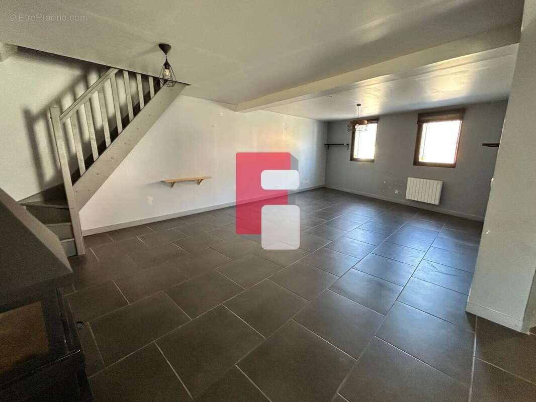 Maison à MONTIERAMEY