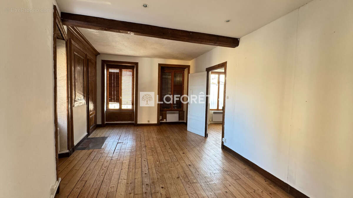 Appartement à BESSENAY