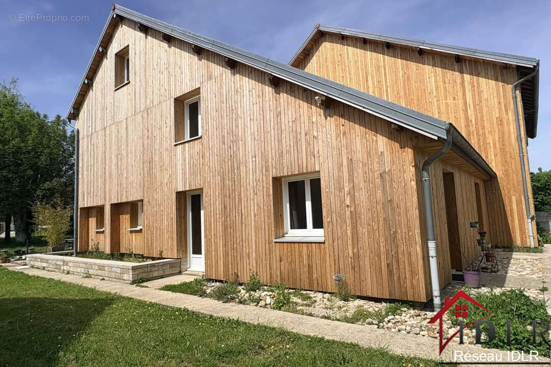 Maison à DAMPIERRE