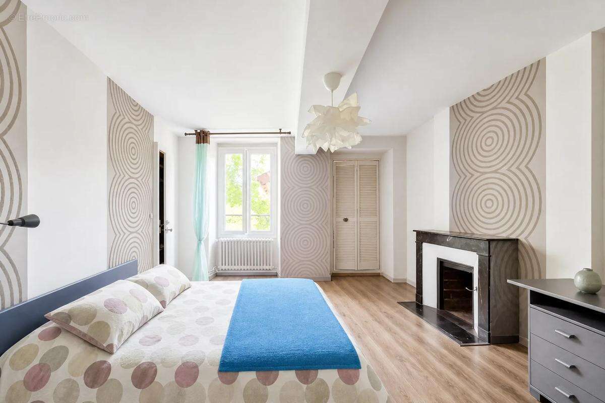 Maison de 7 pièces de 209 m² à Nogent-le-Rotrou - photo 16