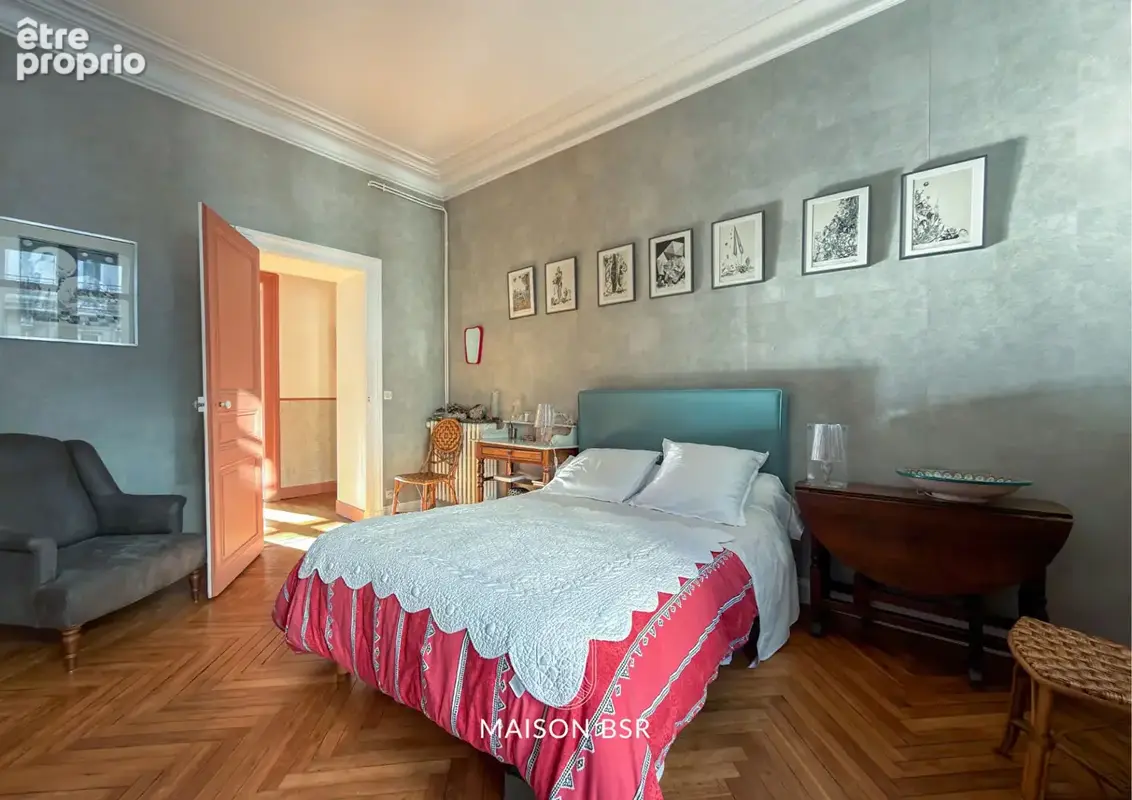 Appartement Nantes - Spacieux T6 de 154 m² avec cachet de l'ancien : 4 chambres, triple exposition et annexes - photo 7
