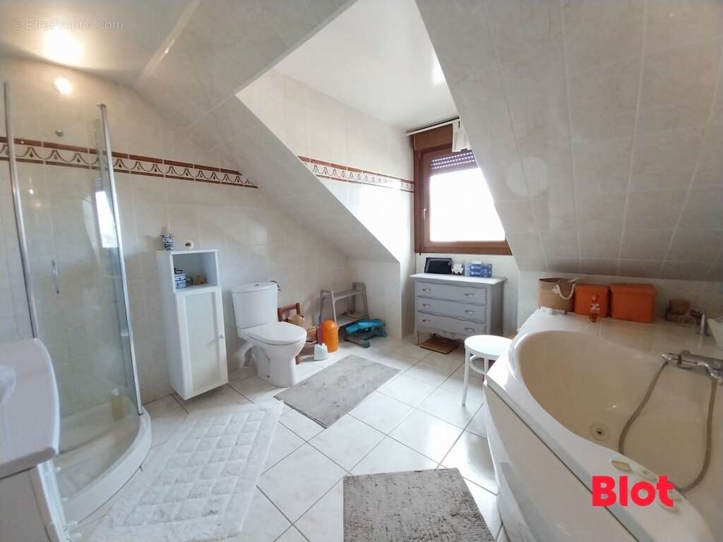 Maison à LA VICOMTE-SUR-RANCE