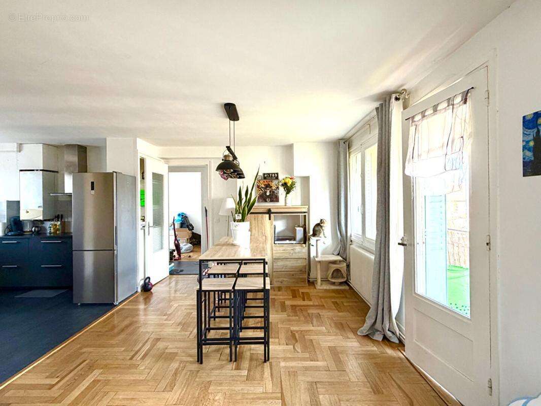 Appartement à LYON-8E