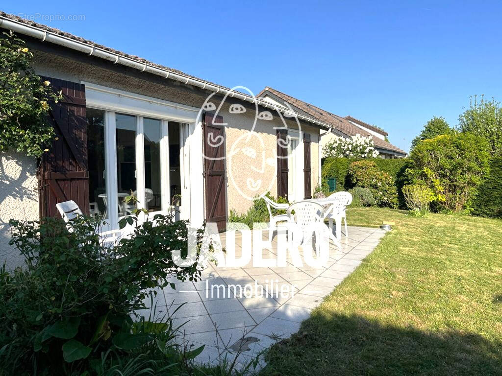 Maison à FRANQUEVILLE-SAINT-PIERRE