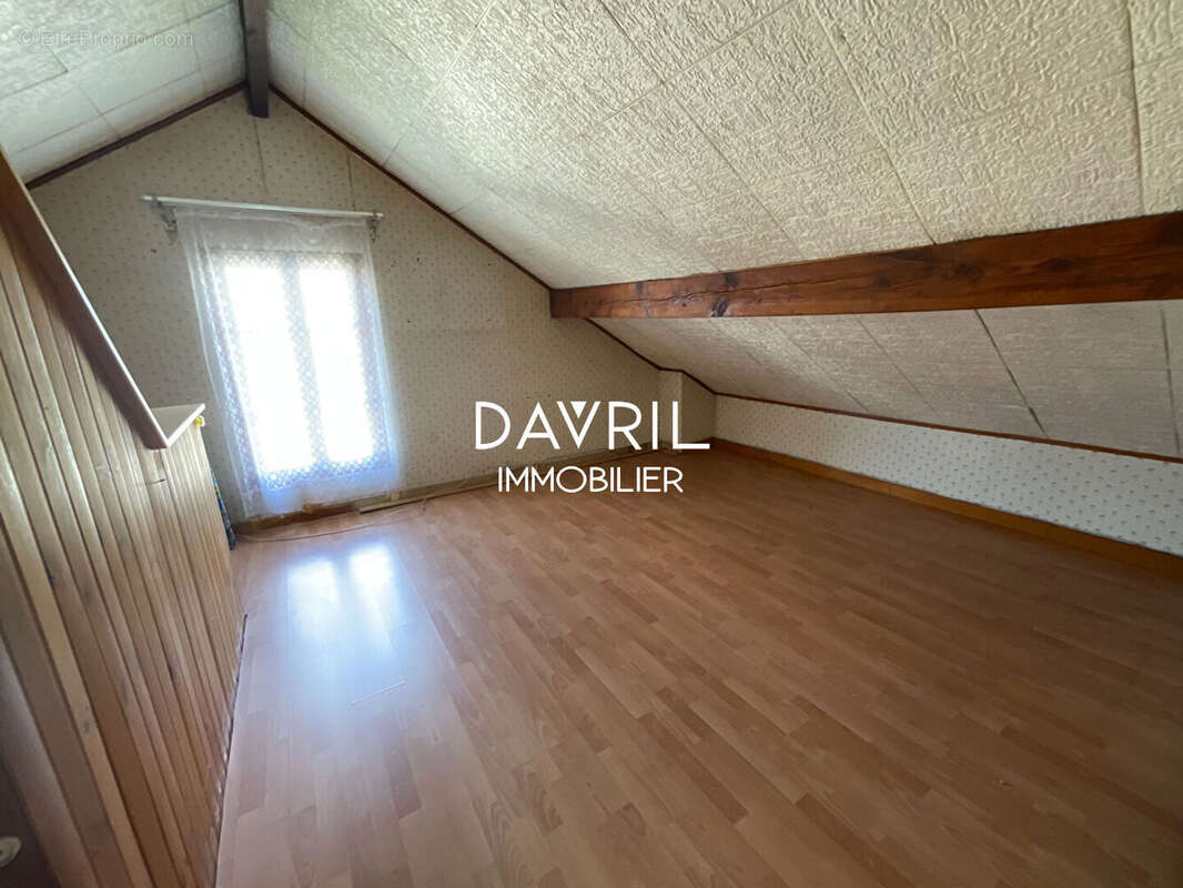 Maison à MAURECOURT