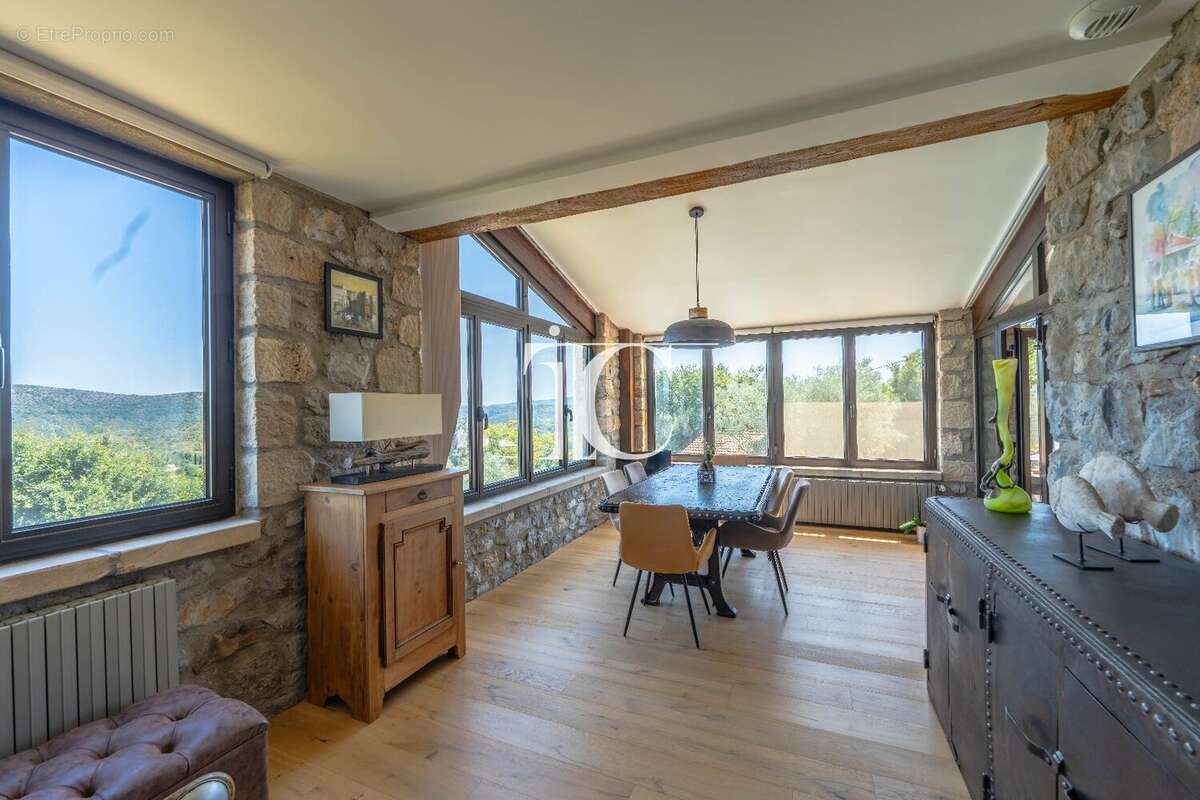 Maison à LARGENTIERE