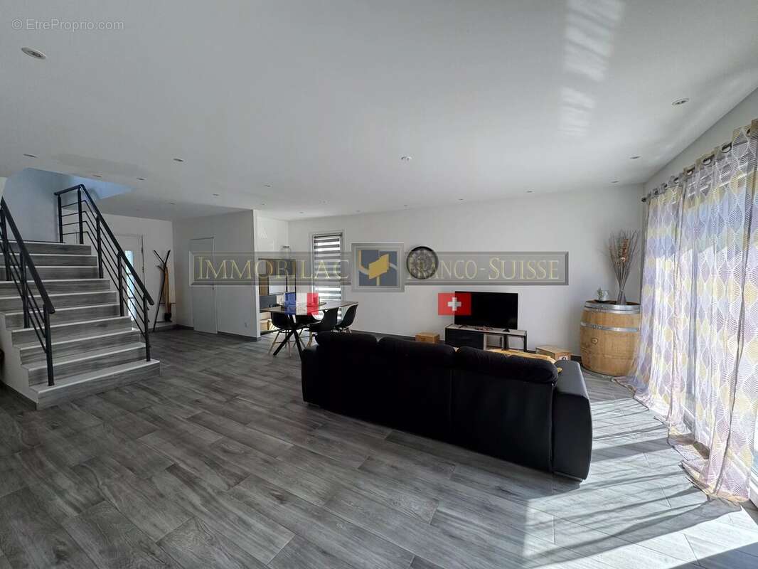EXCLUSIVITE - Maison T5 contemporaine avec suite parentale, terrasse et garage à Scionzier. - photo 3