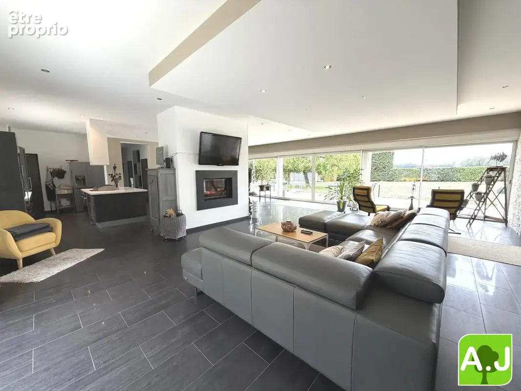 Maison 7 pièces 311 m² à vendre à Ezy-Sur-Eure (27530) - photo 6