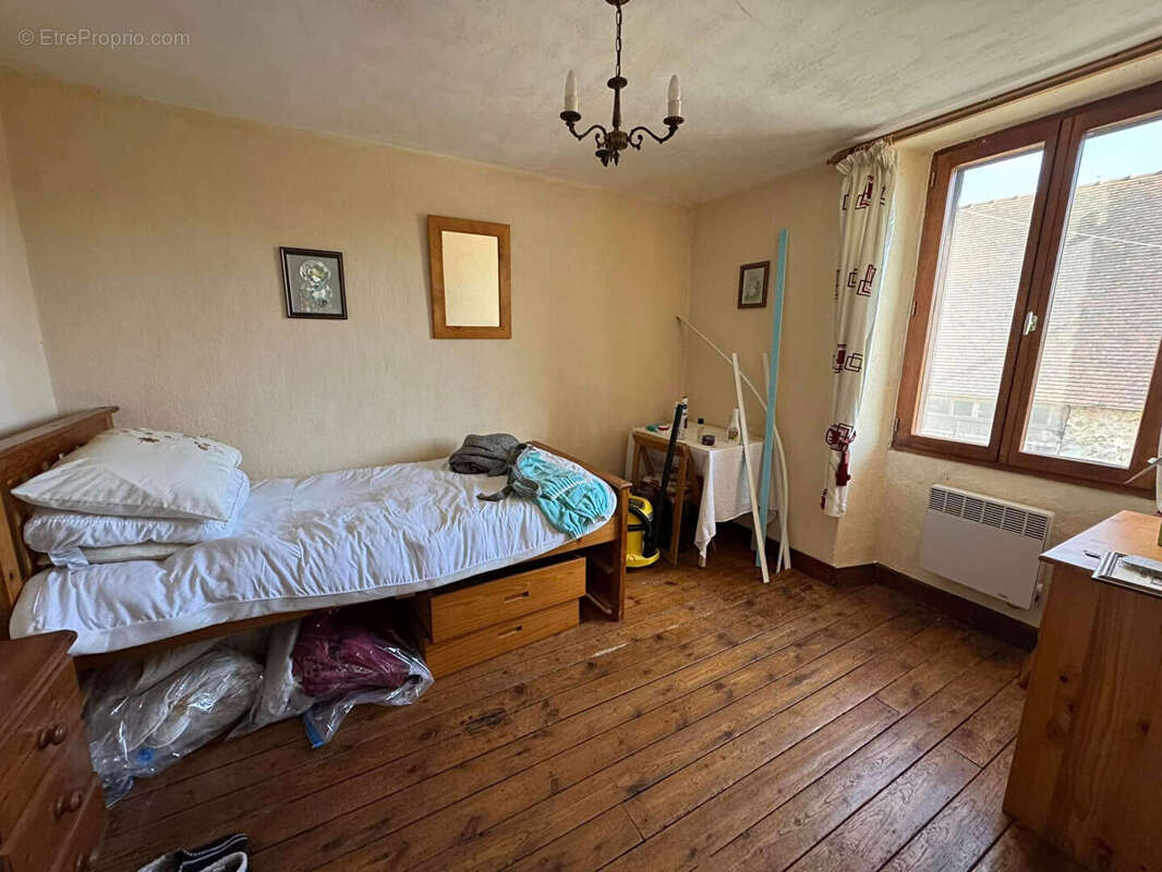 Maison à SAINT-LEGER-MAGNAZEIX