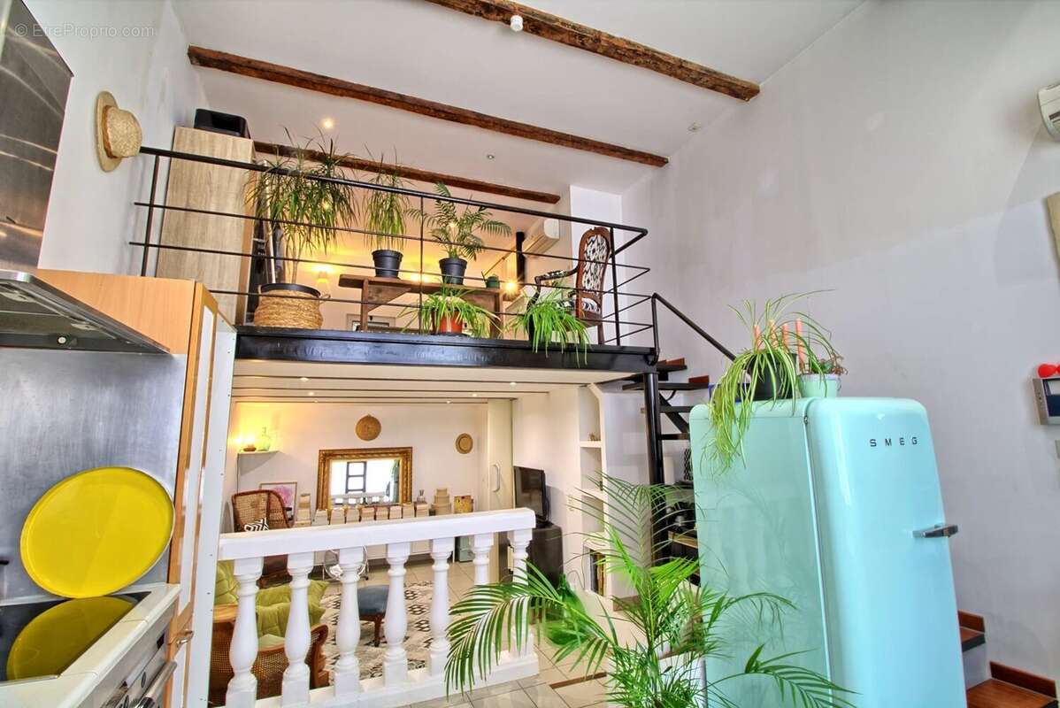 Appartement à MARSEILLE-6E