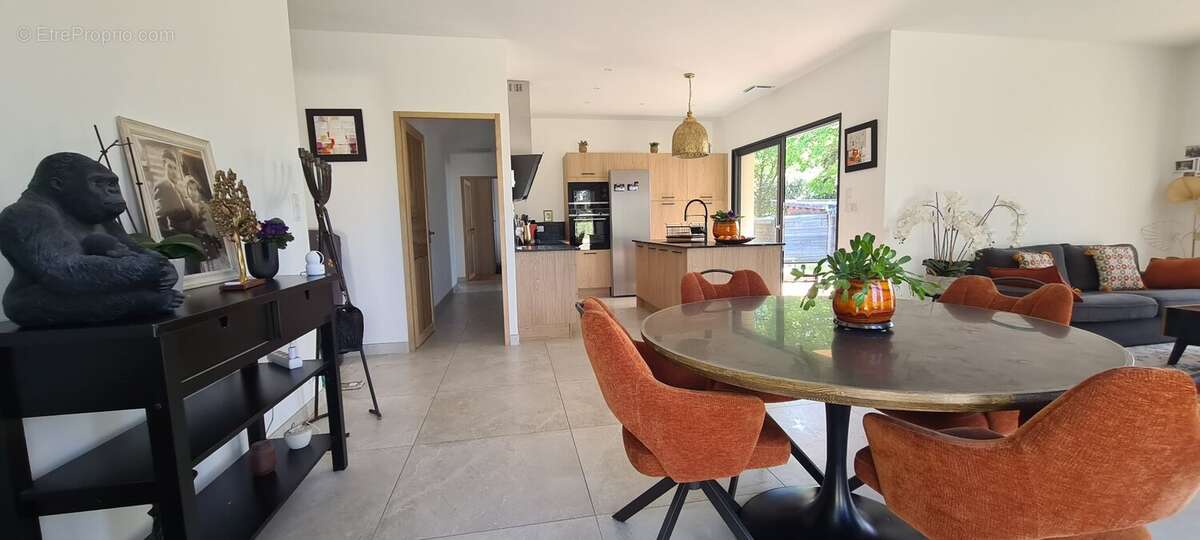 Maison à SAINT-QUENTIN-LA-POTERIE