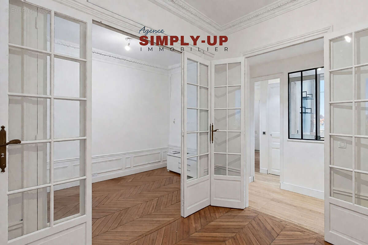 Appartement à NEUILLY-SUR-SEINE