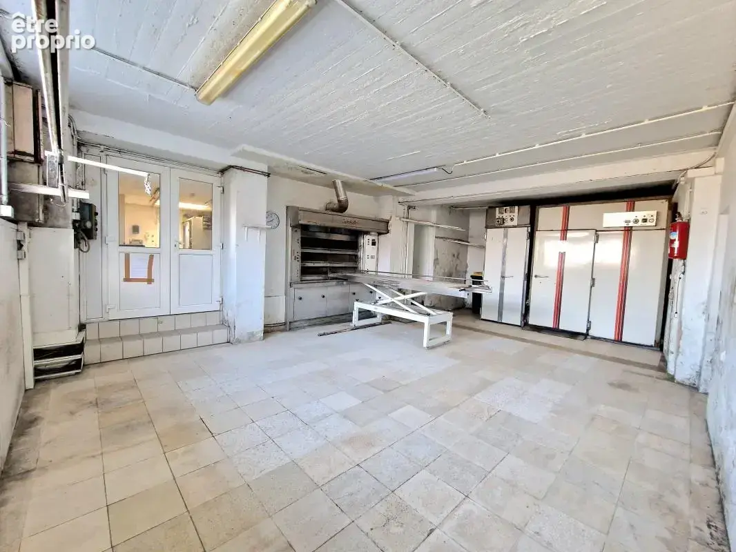 Local commercial - photo 7