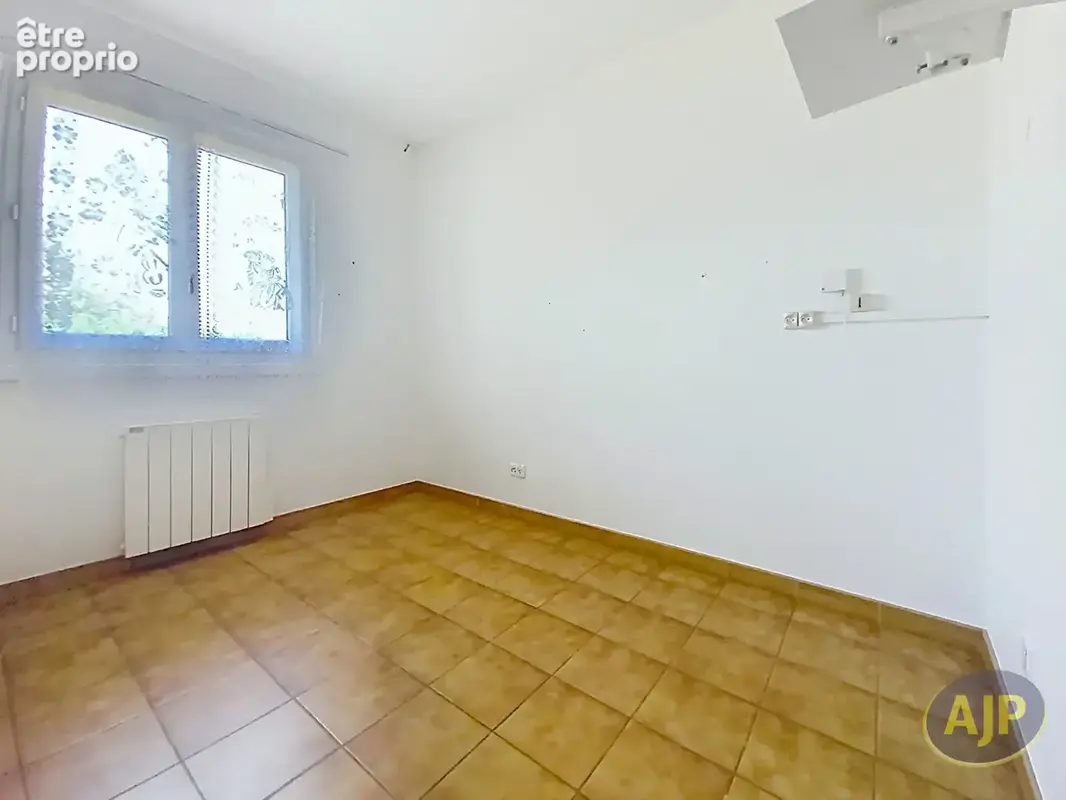Pavillon T3 proche des commodités ! - photo 8