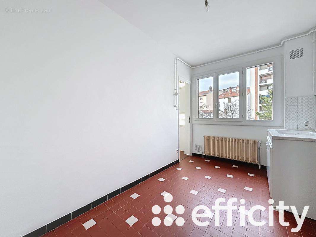Appartement à LYON-3E