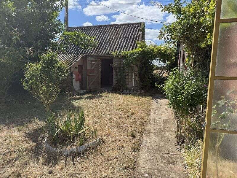 Maison 90 m² à Foucheres  - photo 2