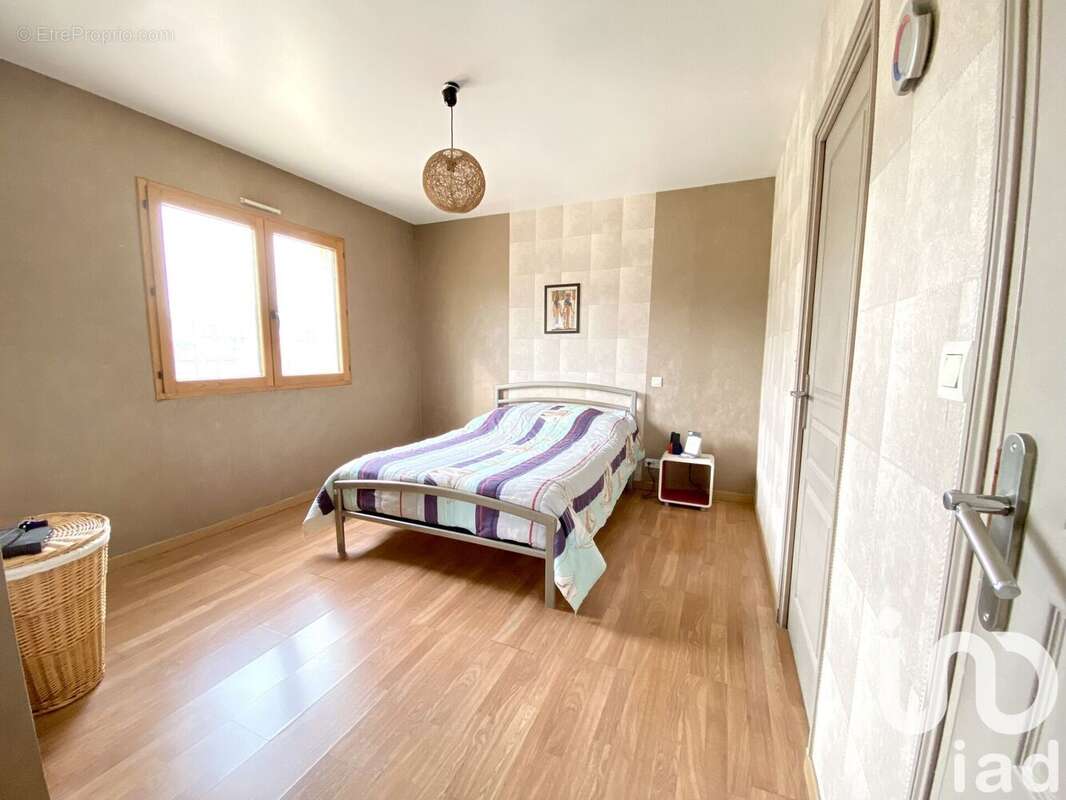 Maison 164 m² à Miniac-Morvan  - photo 7