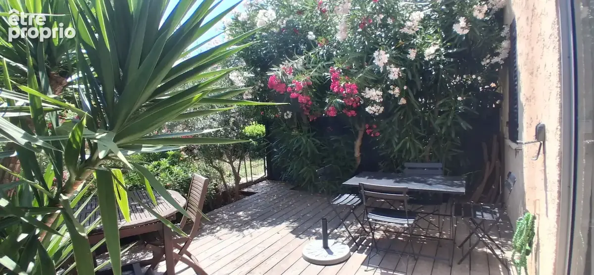 Saint mandrier Village - T2 38m2 - terrasse et parking - photo 2