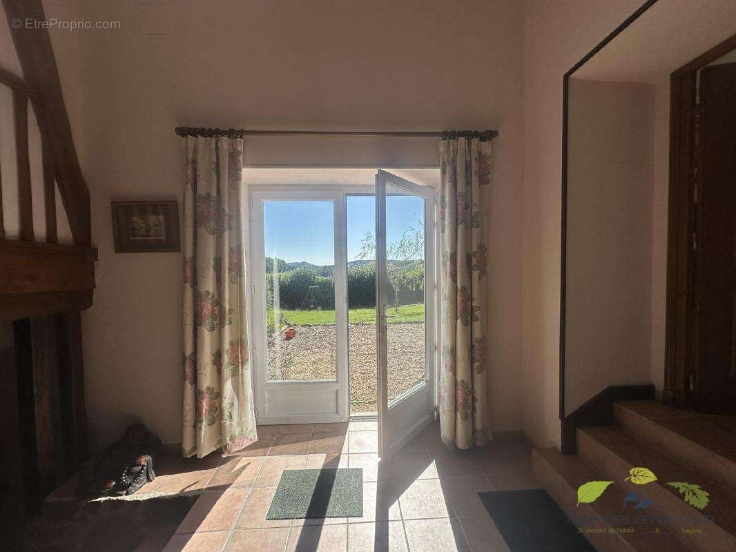 Maison à SAUVIAT-SUR-VIGE