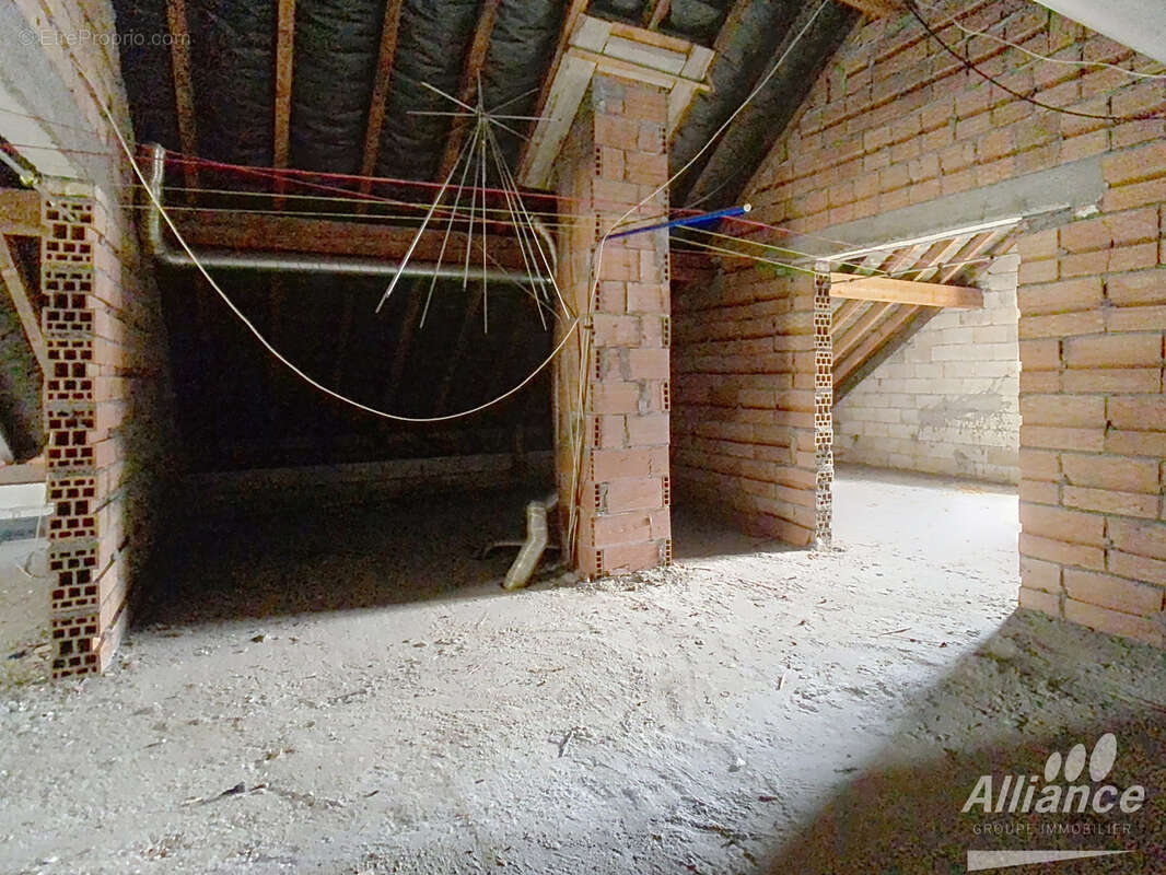 Maison à rénover avec comble aménageable - photo 8