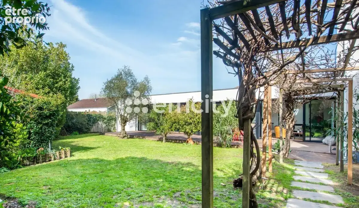 Maison 9 pièces 260 m² à vendre à Saint-Sebastien-Sur-Loire (44230) - photo 5