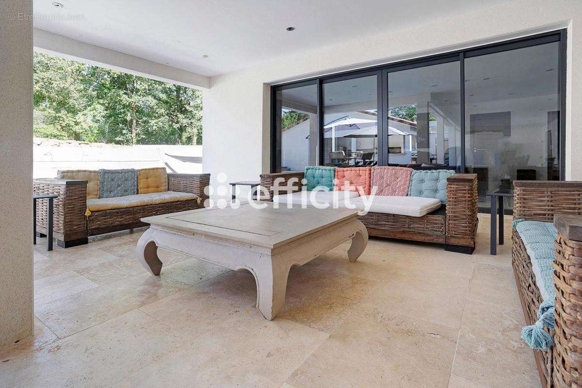 Maison 250 m² à Beleymas  - photo 8
