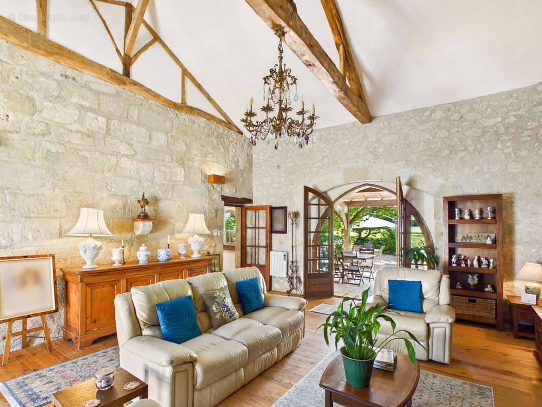 Magnifique maison médiévale avec annexe indépendante dans un village près de Lauzun - photo 4