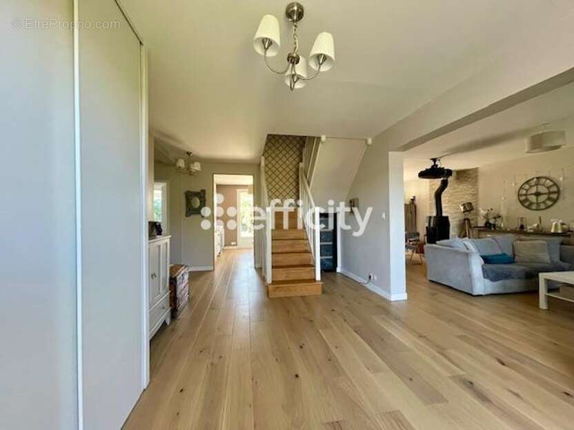 Maison à SAINT-MAURICE-L'EXIL