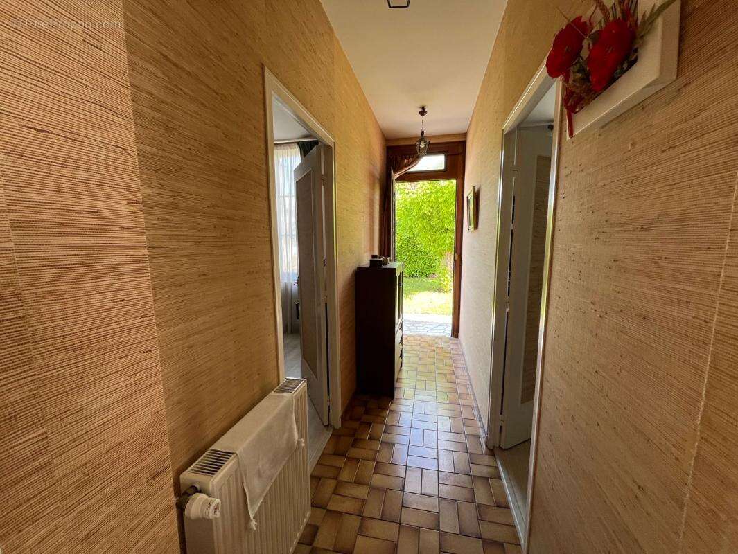 Maison à AMBARES-ET-LAGRAVE