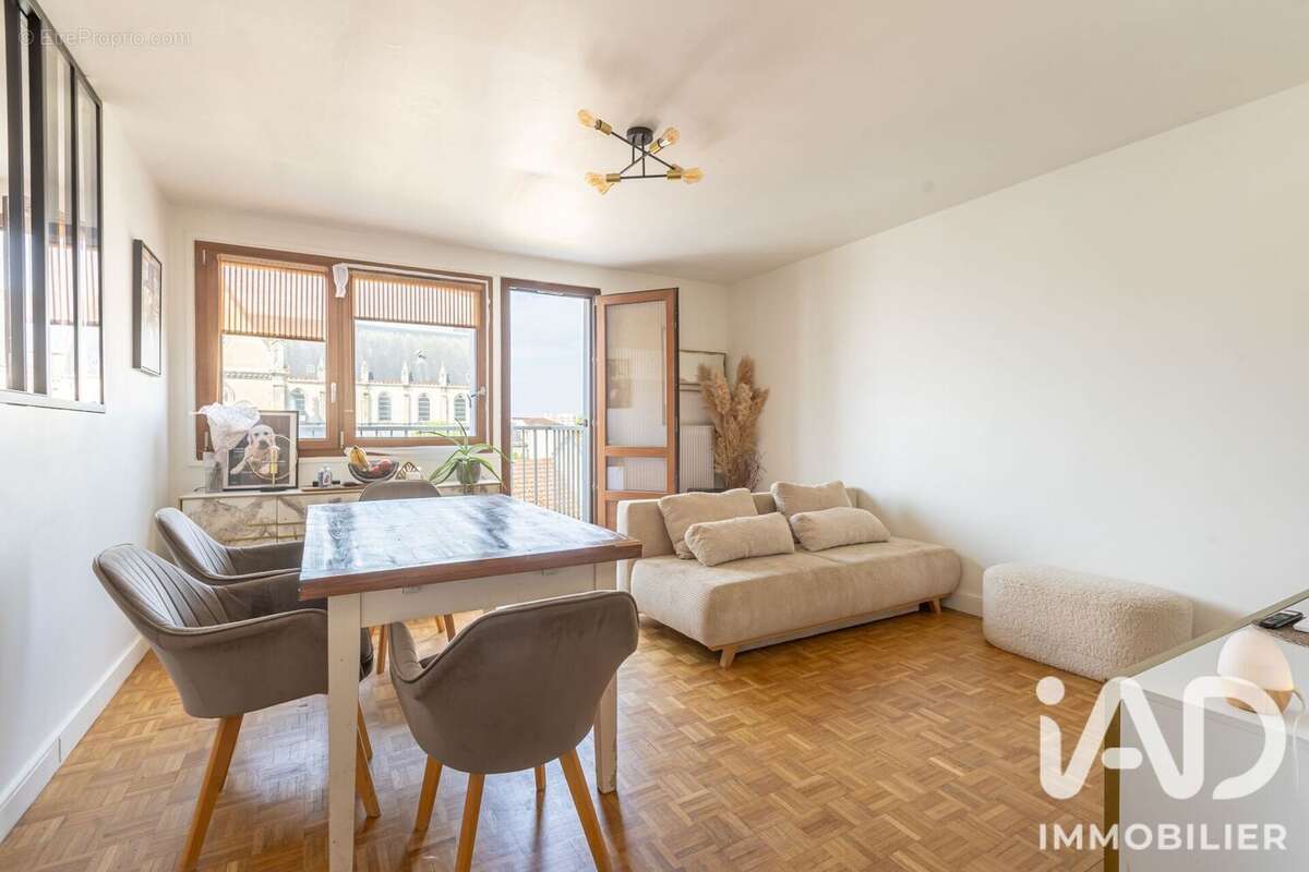 Appartement 70 m² à Reims  - photo 2