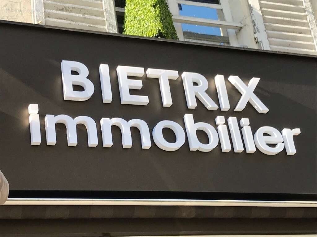 Commerce à PARMAIN