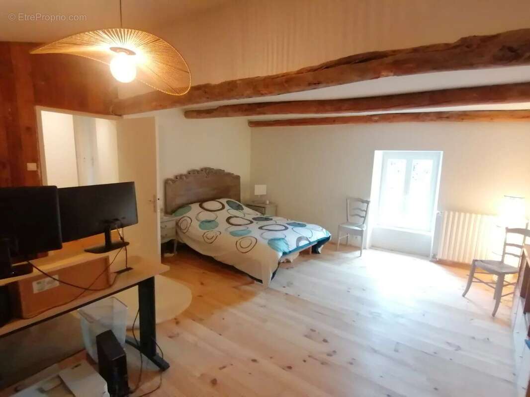 Maison à SAINT-GERVAZY