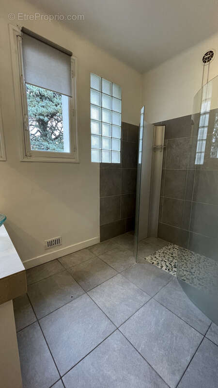 Maison à SAINT-JULIEN-LES-VILLAS