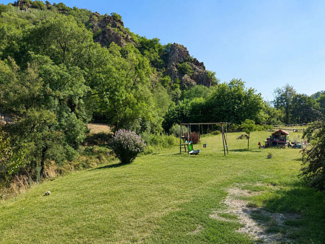 Maison rénovée, dépendances, écuries, carrière   1,9 ha de terrain - photo 21