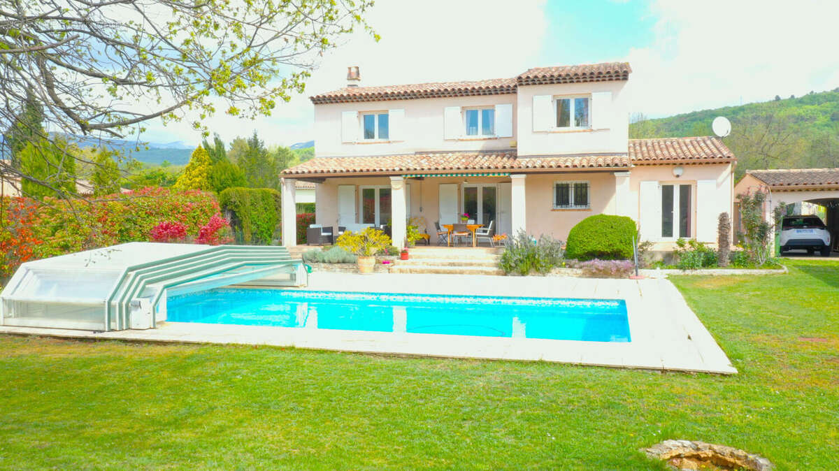 Maison à SAINT-CEZAIRE-SUR-SIAGNE