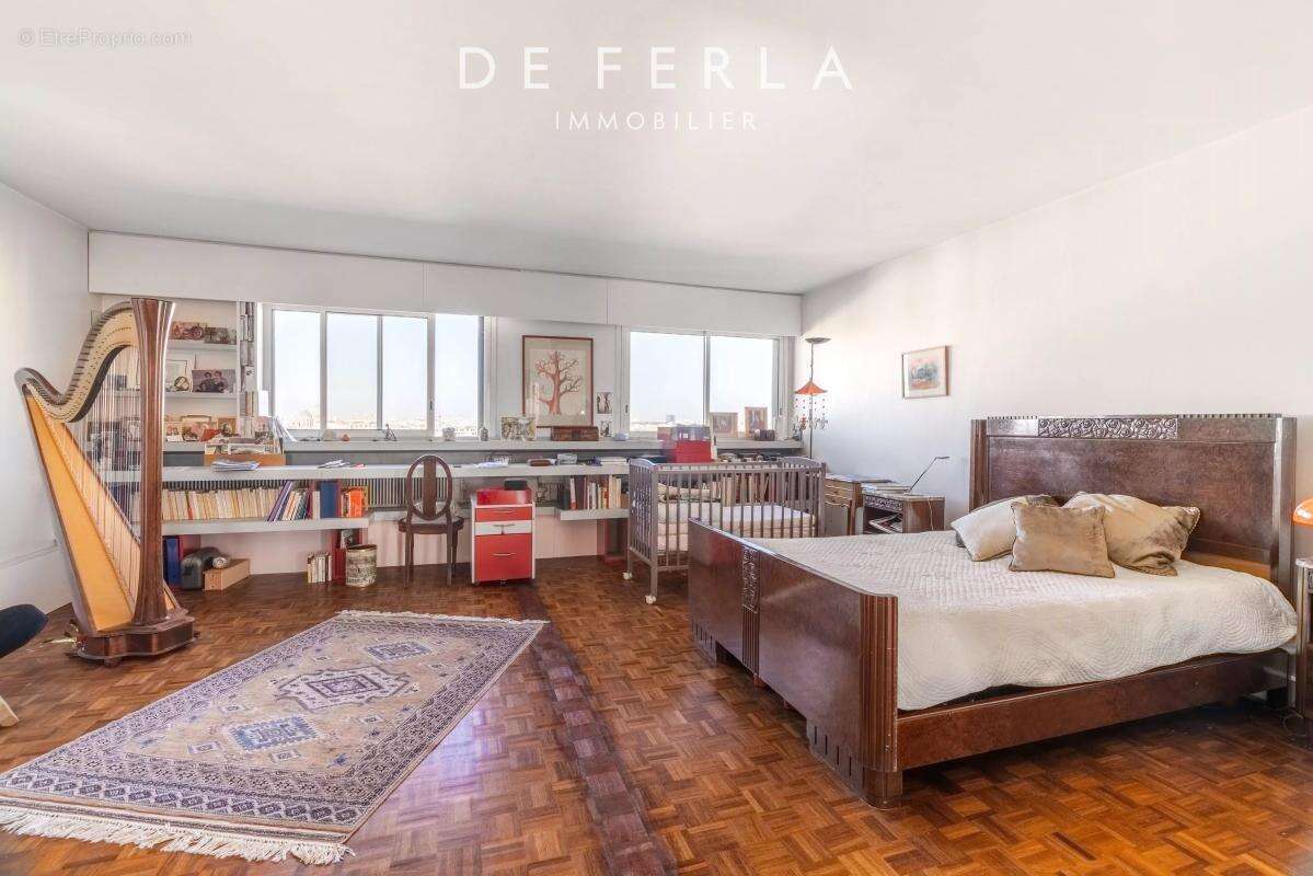 Appartement à PARIS-14E