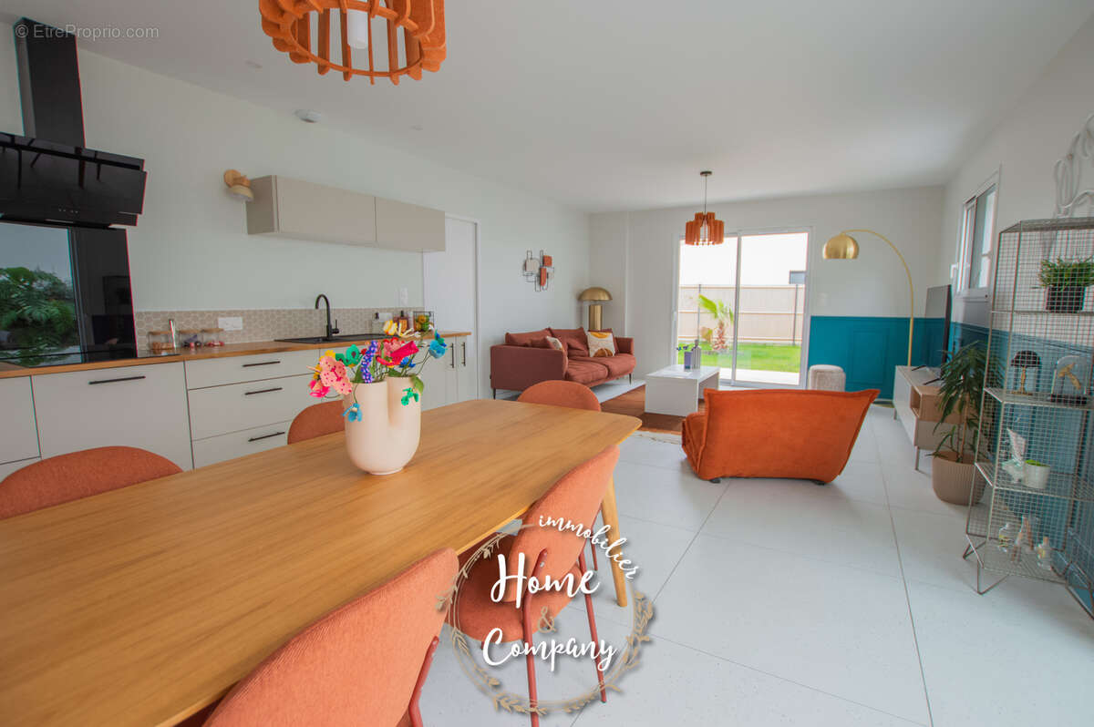 Maison à VAUX-SUR-MER