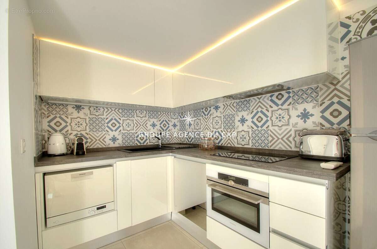 Appartement 26m² saint raphael valescure  avec piscine proche commerces - photo 4