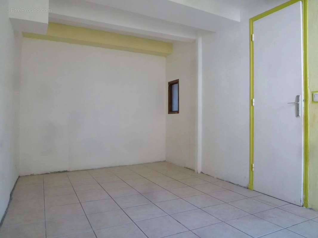 Appartement à PUGET-THENIERS