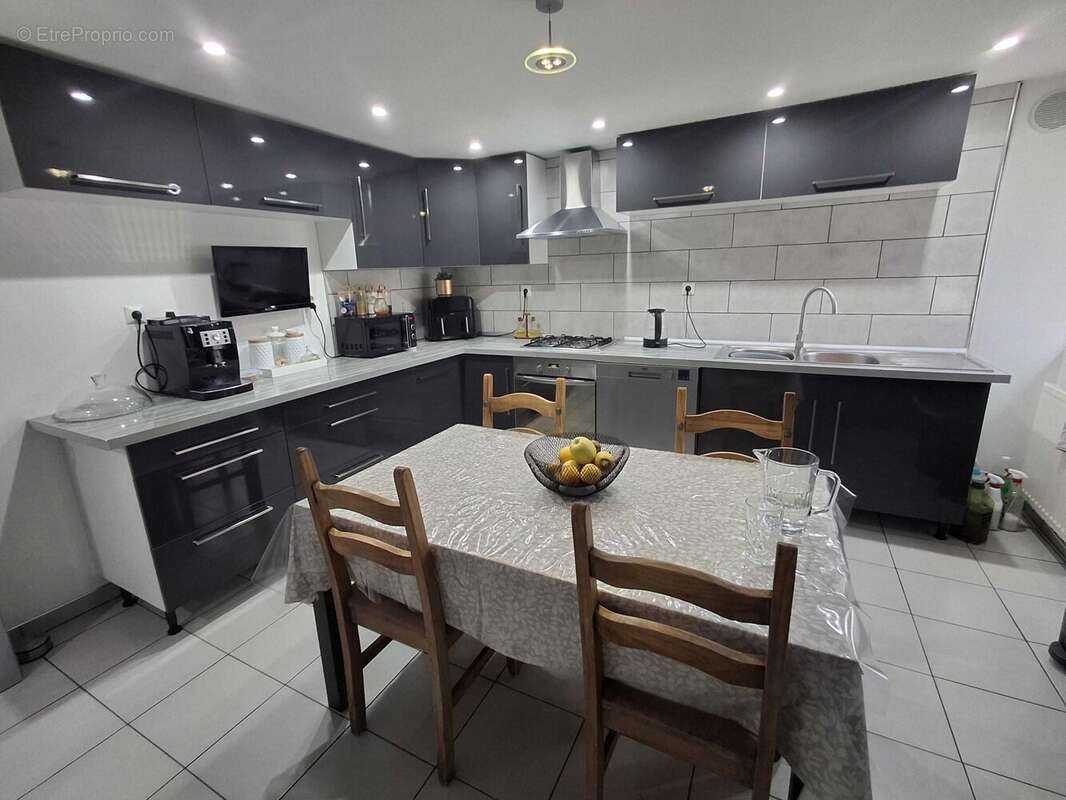 Maison 149 m² à Chasseneuil-Sur-Bonnieure  - photo 6