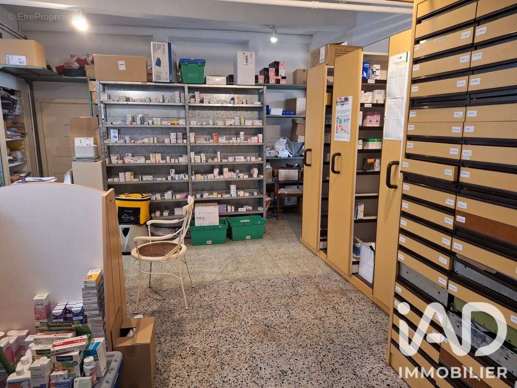 Commerce 107 m² à Saint-Pe-De-Bigorre  - photo 5