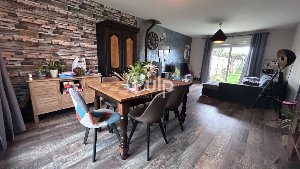 Maison à BRUAY-LA-BUISSIERE