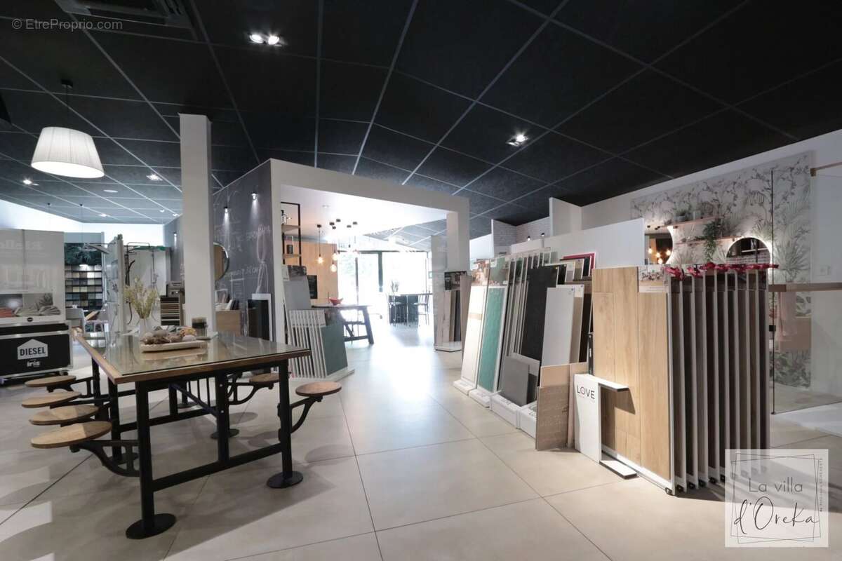 Commerce à PARENTIS-EN-BORN