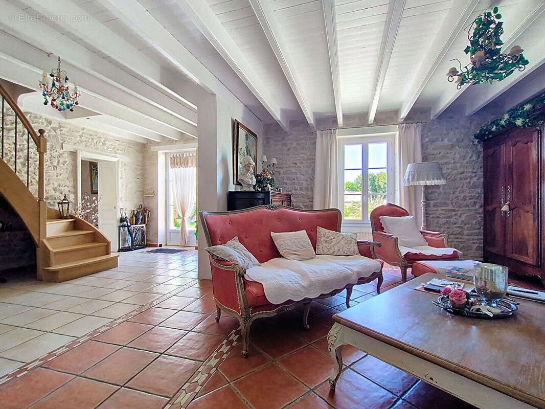 Maison Courçon 8 pièces 277.78 m² - photo 3