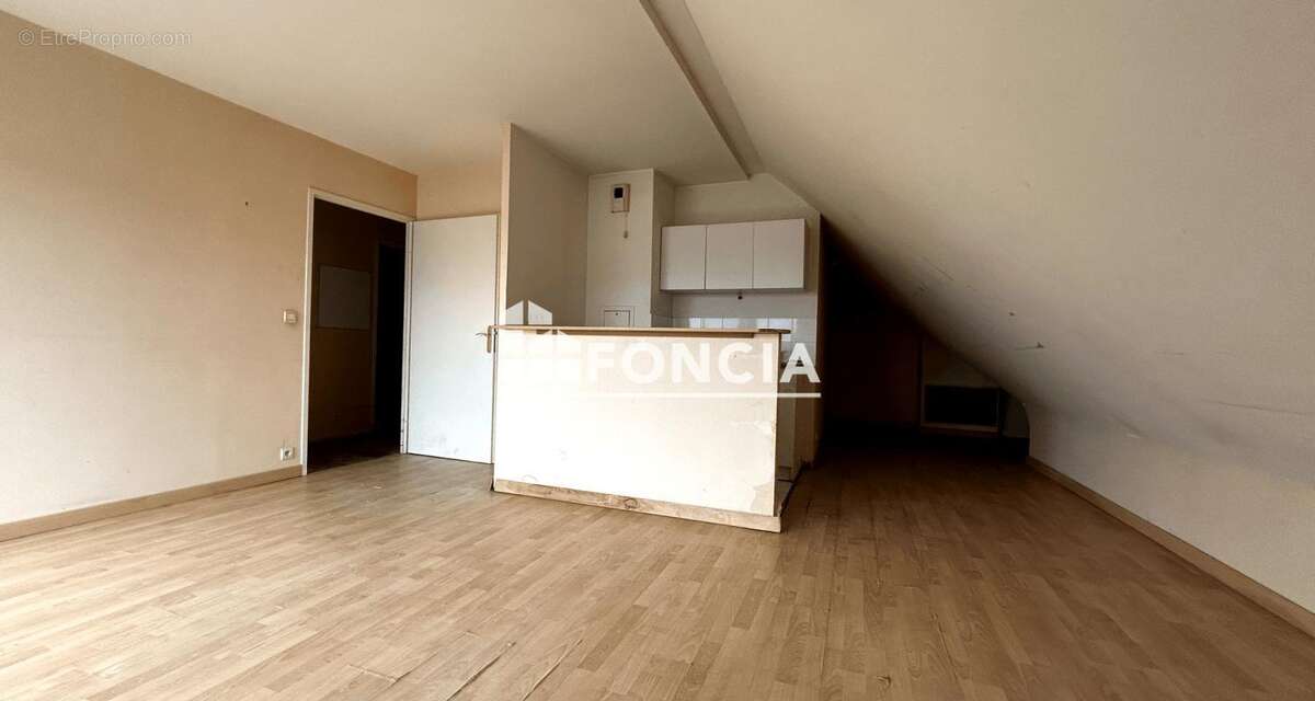 Appartement à CORBEIL-ESSONNES